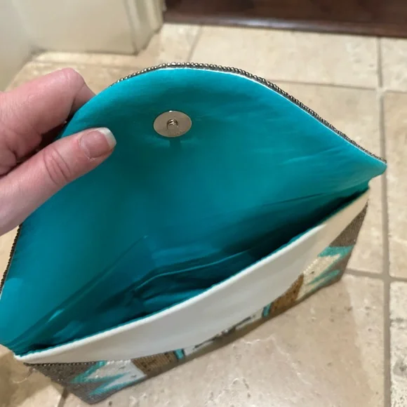 NWT Lulus Avonlea Teal Multi Beaded Clutch Blue - Picture 3 of 5